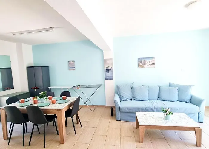 Dream Escape 1 - 6 Min Walk To Kastella Beach! Διαμέρισμα *