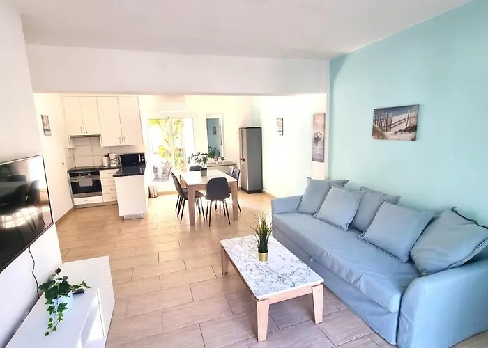 Dream Escape 1 - 6 Min Walk To Kastella Beach! *