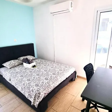 Dream Escape 1 - 6 Min Walk To Kastella Beach! Апартаменты Ларнака