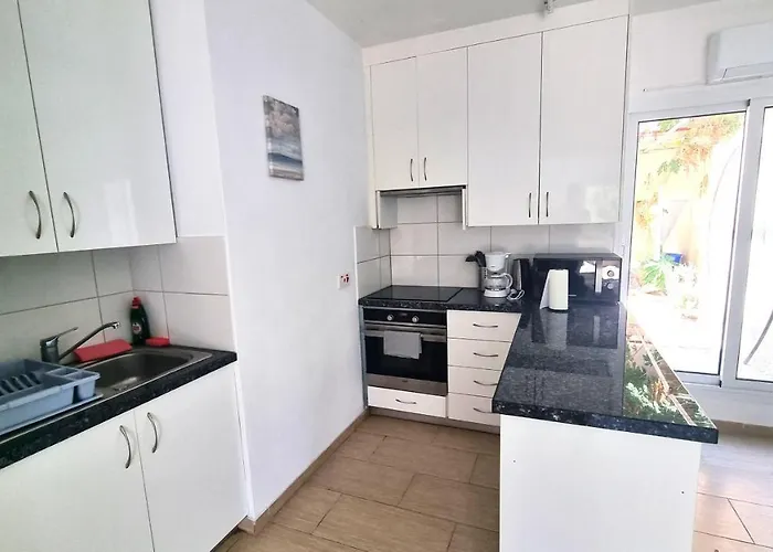 Apartment Dream Escape 1 - 6 Min Walk To Kastella Beach!