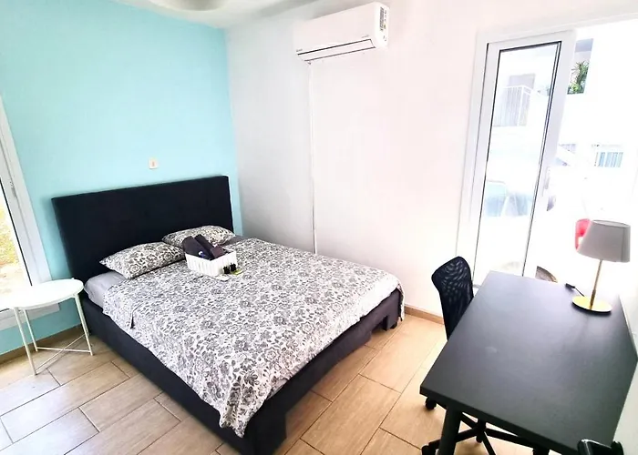 Dream Escape 1 - 6 Min Walk To Kastella Beach! Apartment Larnaca