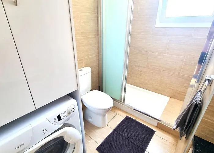 Apartment Dream Escape 1 - 6 Min Walk To Kastella Beach! Larnaka