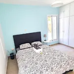 Daire Dream Escape 1 - 6 Min Walk To Kastella Beach! Larnaca