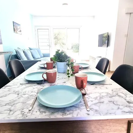 Dream Escape 1 - 6 Min Walk To Kastella Beach! לרנקה