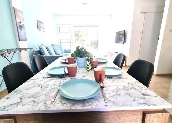 Dream Escape 1 - 6 Min Walk To Kastella Beach! לרנקה